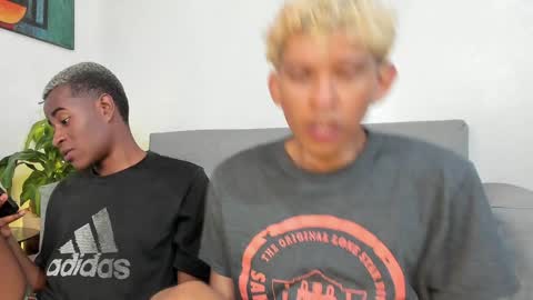 Snapshot of alan_scot chatting on 12/12/24, 01:43 Alan and Criss - WE JUST FRIENDS WITH BENEFITS BOTH VERS online show from 12/12/24, 01:43