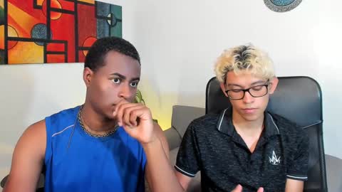 Snapshot of alan_scot chatting on 01/18/25, 09:45 Alan and Criss - WE JUST FRIENDS WITH BENEFITS BOTH VERS online show from 01/18/25, 09:45