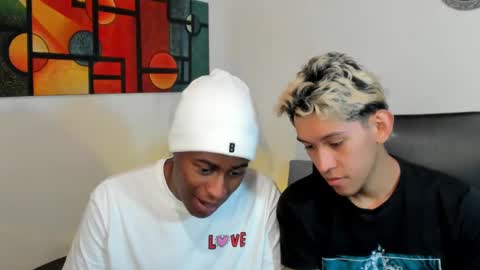 Snapshot of alan_scot chatting on 02/25/25, 01:52 Alan and Criss - WE JUST FRIENDS WITH BENEFITS BOTH VERS online show from 02/25/25, 01:52