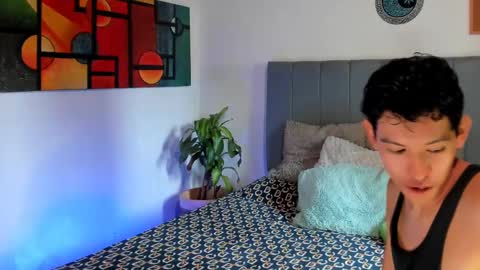 Snapshot of alan_scot chatting on 09/29/25, 06:35 Alan and Criss - WE JUST FRIENDS WITH BENEFITS BOTH VERS online show from 09/29/25, 06:35