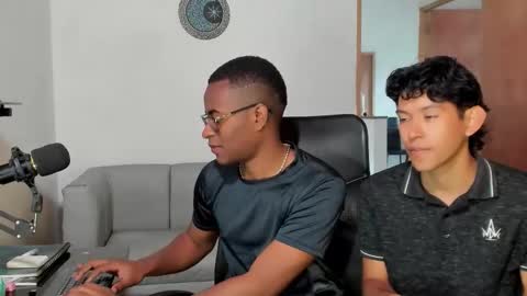 Snapshot of alan_scot chatting on 02/07/26, 05:16 Alan and Criss - WE JUST FRIENDS WITH BENEFITS BOTH VERS online show from 02/07/26, 05:16