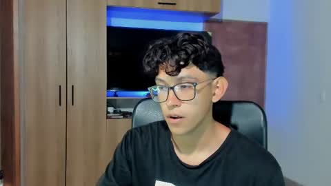 Alan and Criss - WE JUST FRIENDS WITH BENEFITS BOTH VERS online show from 06/18/26, 01:28