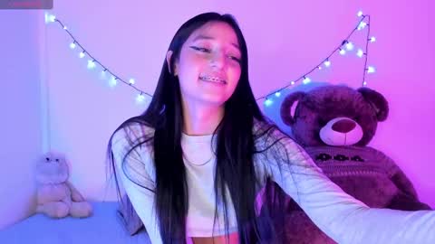 Snapshot of alana_77 chatting on 02/01/25, 05:18 Alana online show from 02/01/25, 05:18