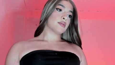 Snapshot of alana_blum10 chatting on 10/21/25, 10:54 ---Alana--- online show from 10/21/25, 10:54