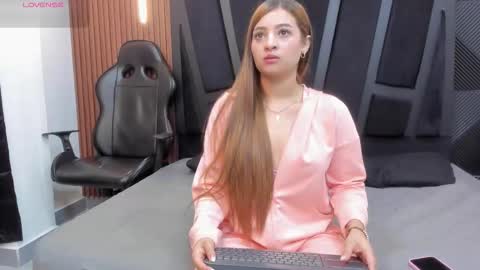 ALANA COX online show from 10/05/25, 01:20