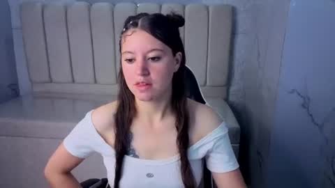 Snapshot of alana_fox_tx chatting on 06/20/26, 06:22 Follow me.. Live 1430 to 2100 online show from 06/20/26, 06:22