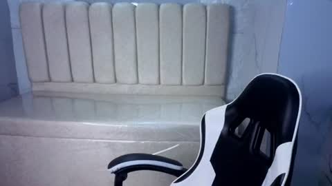 Snapshot of alana_fox_tx chatting on 06/21/26, 12:41 Follow me.. Live 1430 to 2100 online show from 06/21/26, 12:41