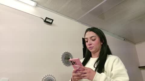 Maeve  online show from 09/16/25, 11:00