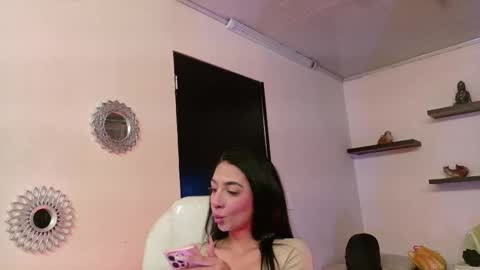 Maeve  online show from 09/21/25, 11:01