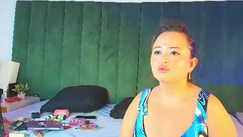 Snapshot of alana_petite chatting on 07/15/26, 01:16 ALANA PETITE online show from 07/15/26, 01:16