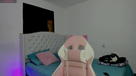 Alana. online show from 12/14/25, 04:07