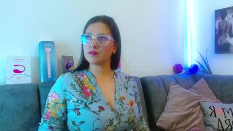 Snapshot of alana_steel_1 chatting on 03/27/26, 07:35 Alana online show from 03/27/26, 07:35