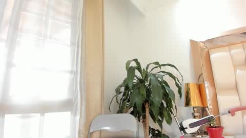 Snapshot of alana_then2 chatting on 03/05/25, 09:15       online show from 03/05/25, 09:15