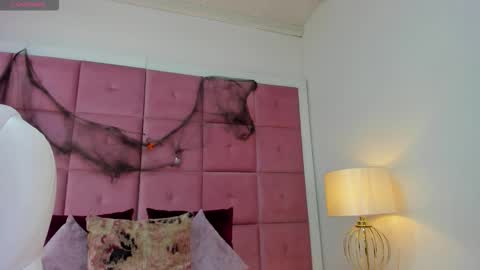 Snapshot of alanah_connors chatting on 11/01/25, 12:40 alanah_connors online show from 11/01/25, 12:40