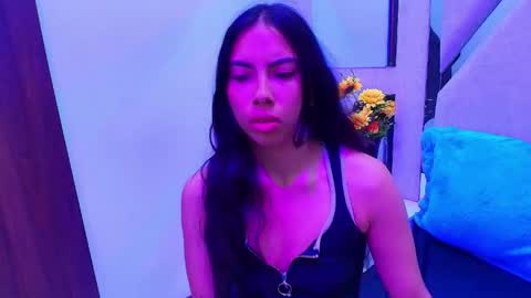 Snapshot of alanahott_ chatting on 03/17/26, 05:00 Alana hot online show from 03/17/26, 05:00