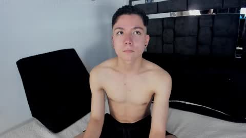 alanblack1 online show from 10/25/25, 04:24