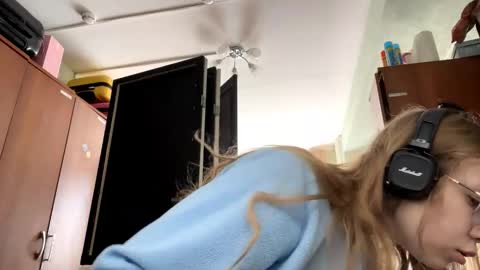 Snapshot of alanehadaller chatting on 09/14/25, 09:52 Stella online show from 09/14/25, 09:52