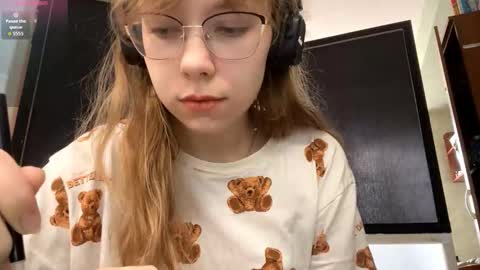 Snapshot of alanehadaller chatting on 09/21/25, 10:39 Stella online show from 09/21/25, 10:39