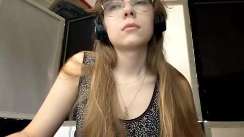 Stella online show from 11/22/25, 08:57