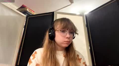 Stella online show from 12/18/25, 03:18