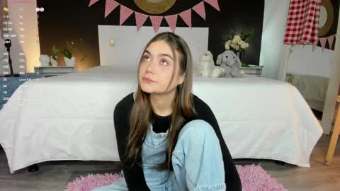 Alanna Cute Russell online show from 06/03/26, 08:36