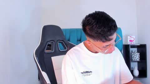 Snapshot of alannaughty_ chatting on 01/26/25, 07:32 alannaughty_ online show from 01/26/25, 07:32