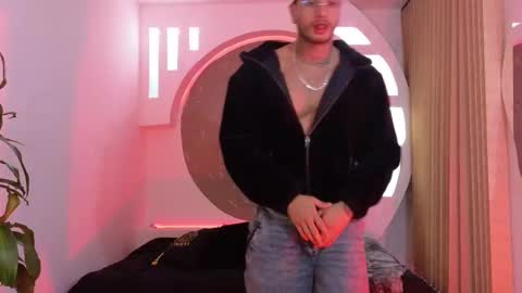 alan online show from 10/24/25, 10:11