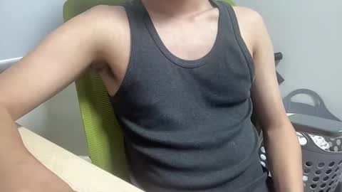 Snapshot of alanwu12 chatting on 11/15/25, 05:49 alanwu12 online show from 11/15/25, 05:49