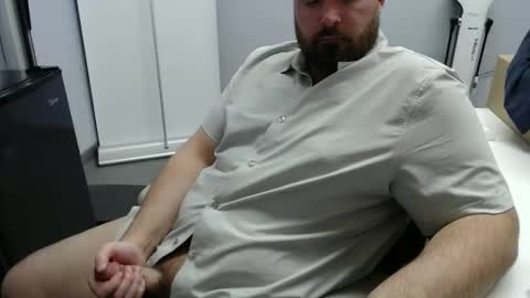 Snapshot of alaska4411 chatting on 12/18/24, 03:26 John online show from 12/18/24, 03:26