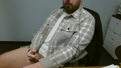 Snapshot of alaska4411 chatting on 02/08/25, 01:32 John online show from 02/08/25, 01:32