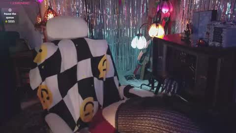 Snapshot of alaskagrace chatting on 02/28/26, 04:13 Alaska Grace online show from 02/28/26, 04:13