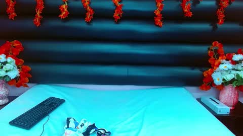 AlaSmith  online show from 02/05/25, 02:19