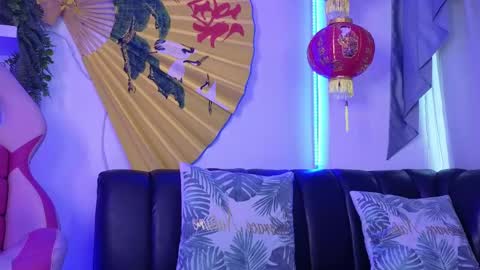 Snapshot of albaandthayron chatting on 04/21/26, 12:00 albaandthayron online show from 04/21/26, 12:00