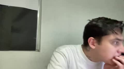 alber753713 online show from 06/01/26, 02:57