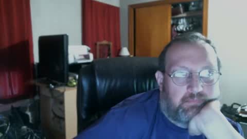 Snapshot of alberik2316 chatting on 12/24/24, 09:00 Alberik online show from 12/24/24, 09:00