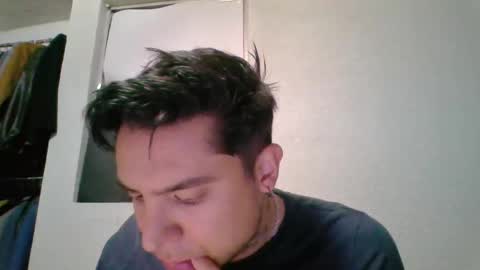 Snapshot of albertoarenas16 chatting on 05/08/26, 09:03 albertoarenas16 online show from 05/08/26, 09:03