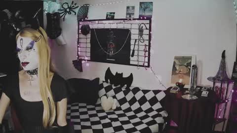 Snapshot of alchemymistic chatting on 02/28/25, 01:58 Mistic witch online show from 02/28/25, 01:58