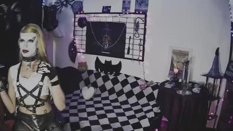 Snapshot of alchemymistic chatting on 03/10/25, 10:45 Mistic witch online show from 03/10/25, 10:45