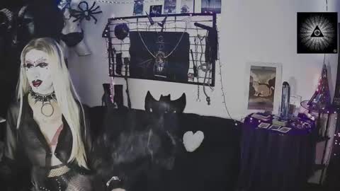 Snapshot of alchemymistic chatting on 09/13/25, 03:28 Mistic witch online show from 09/13/25, 03:28