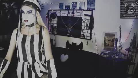 Snapshot of alchemymistic chatting on 10/15/25, 09:37 Mistic witch online show from 10/15/25, 09:37