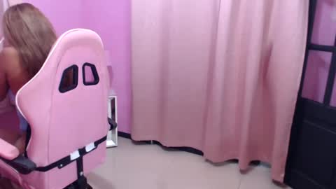 Snapshot of aldana_stone chatting on 11/15/25, 09:00 aldana_stone online show from 11/15/25, 09:00