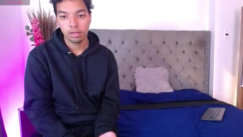 Snapshot of ale_and_shian chatting on 11/28/25, 07:38 Ale and shian online show from 11/28/25, 07:38