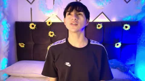 ale_aurarashi online show from 04/27/26, 12:25