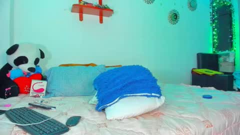 Snapshot of ale_horny_crazy chatting on 02/05/25, 02:40 NIKO online show from 02/05/25, 02:40