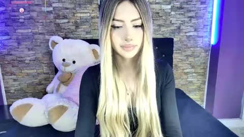 Snapshot of ale_love_ chatting on 02/19/25, 02:33 ALE LOVE online show from 02/19/25, 02:33