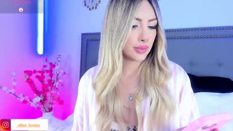 Snapshot of ale_love_ chatting on 10/17/25, 01:20 ALE LOVE online show from 10/17/25, 01:20