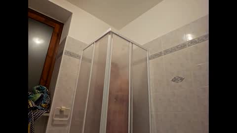 Snapshot of aledewalt chatting on 01/11/25, 05:40 call me on skp alexdewalt online show from 01/11/25, 05:40