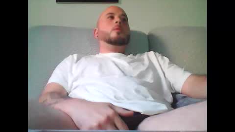 Snapshot of aleeexxxx4u chatting on 10/20/25, 07:53 aleeexxxx4u online show from 10/20/25, 07:53