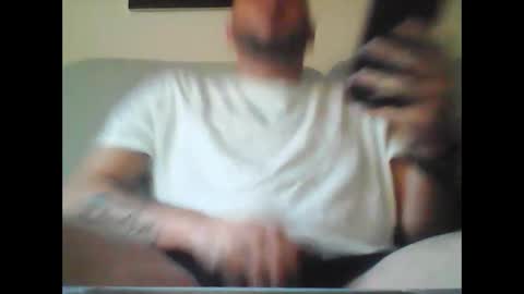 Snapshot of aleeexxxx4u chatting on 10/21/25, 07:53 aleeexxxx4u online show from 10/21/25, 07:53