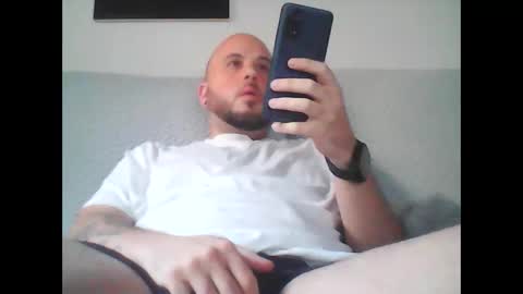 Snapshot of aleeexxxx4u chatting on 11/19/25, 08:36 aleeexxxx4u online show from 11/19/25, 08:36